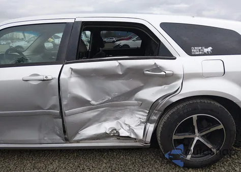 2005 Dodge Magnum Se из США, поврежденный, VIN 2D4FV48V95H598596